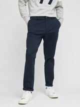Pantalon chino droit reliefé